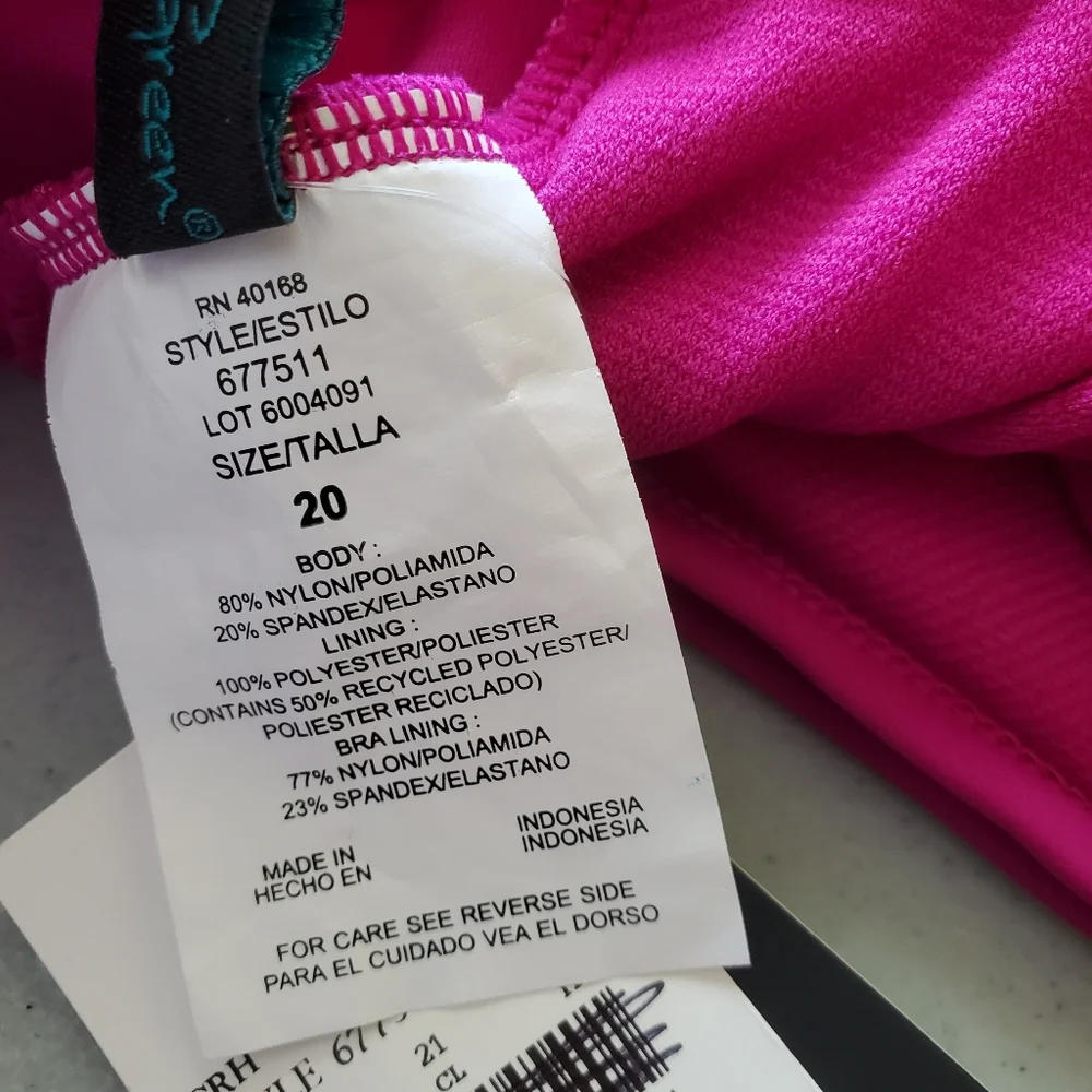 Aqua Green NWT Women's Magenta Pink‎ One-Piece Swimsuit With Adjustable Straps